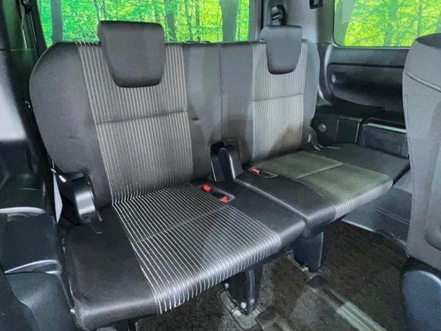 TOYOTA VOXY 4WD 2017