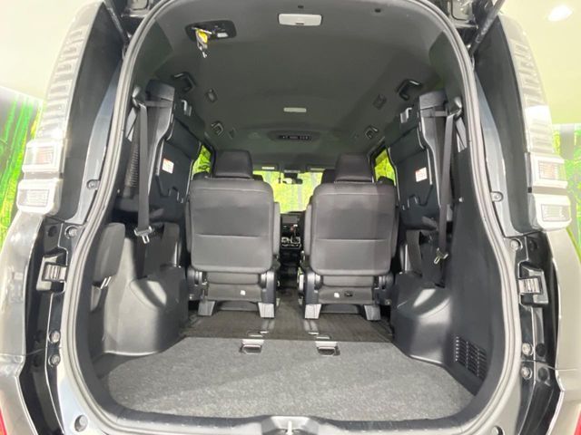 TOYOTA VOXY 4WD 2017