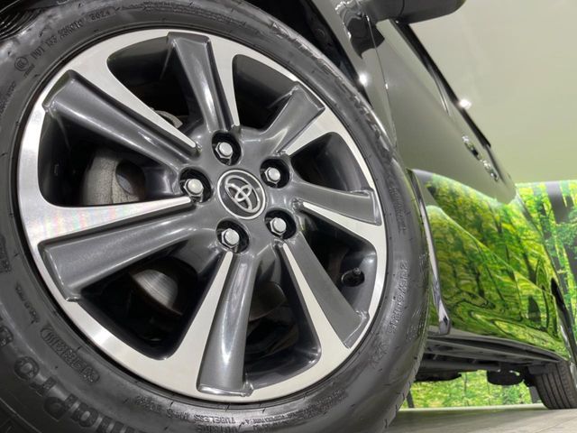 TOYOTA VOXY 4WD 2017