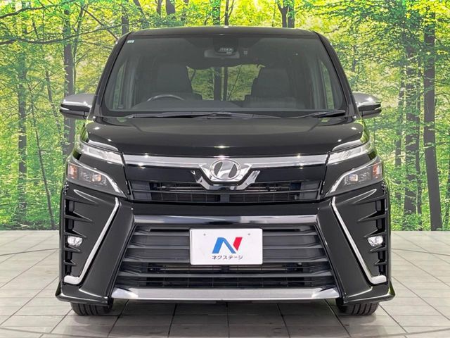 TOYOTA VOXY 4WD 2017