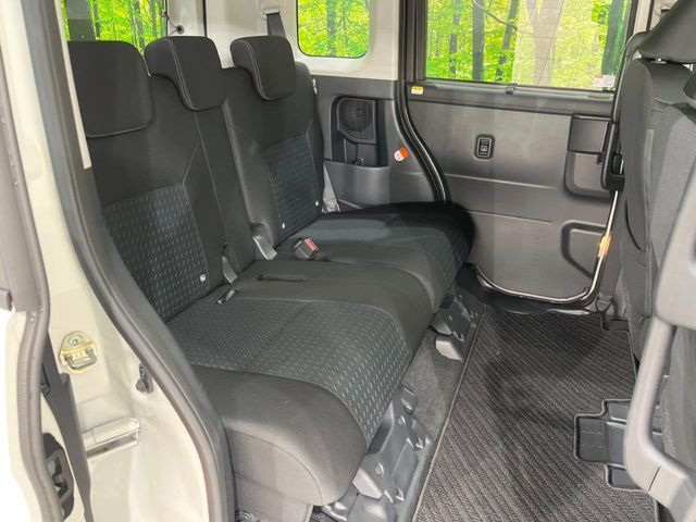 TOYOTA ROOMY 4WD 2023