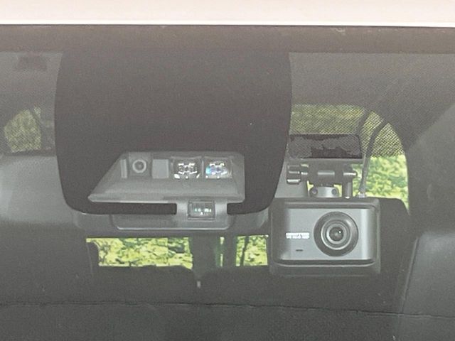 TOYOTA VOXY 4WD 2021