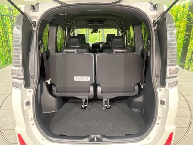 TOYOTA VOXY 4WD 2021