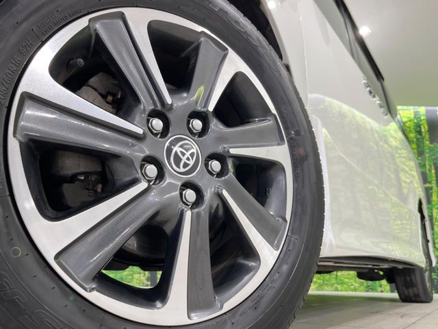 TOYOTA VOXY 4WD 2021