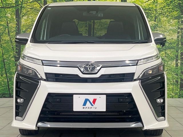 TOYOTA VOXY 4WD 2021