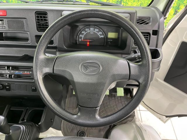 DAIHATSU HIJET truck 4WD 2017