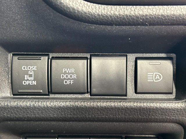 TOYOTA SIENTA HYBRID 2025