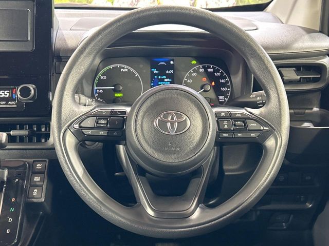 TOYOTA SIENTA HYBRID 2025