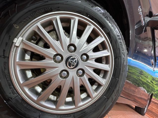 TOYOTA ESQUIRE HYBRID 2015