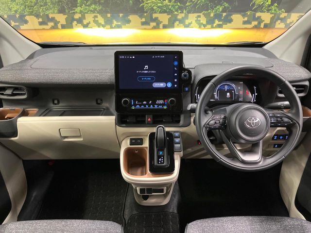 TOYOTA SIENTA HYBRID 2024