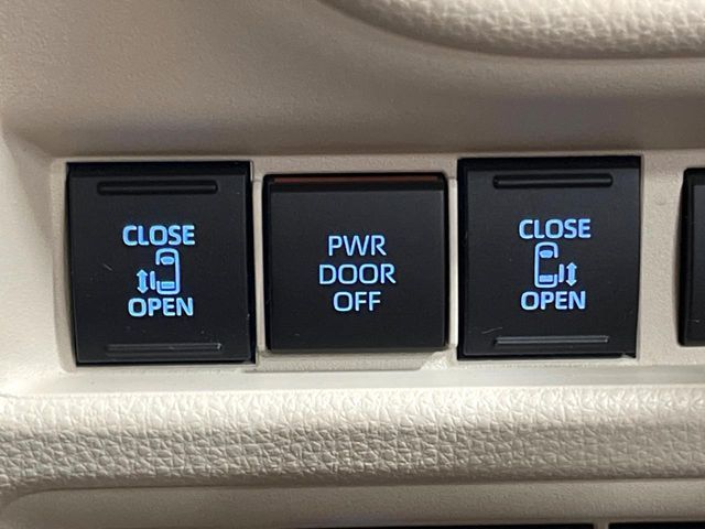 TOYOTA SIENTA HYBRID 2024