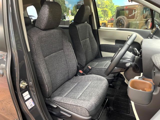 TOYOTA SIENTA HYBRID 2024