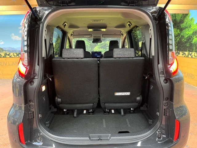 TOYOTA SIENTA HYBRID 2024