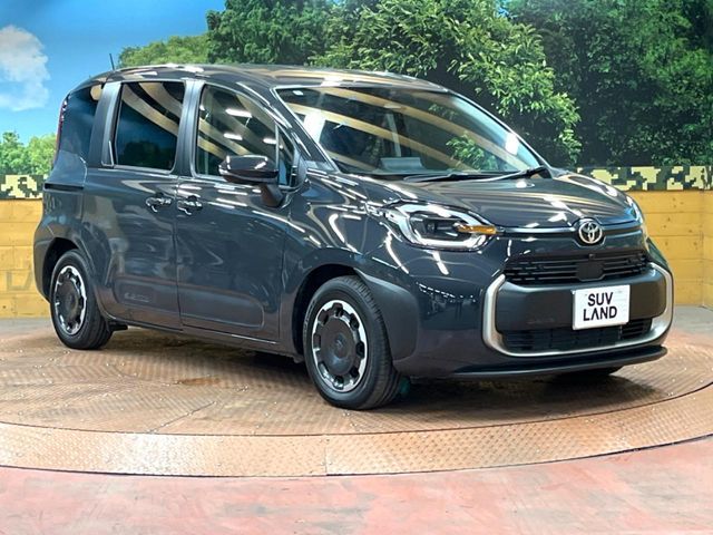 TOYOTA SIENTA HYBRID 2024