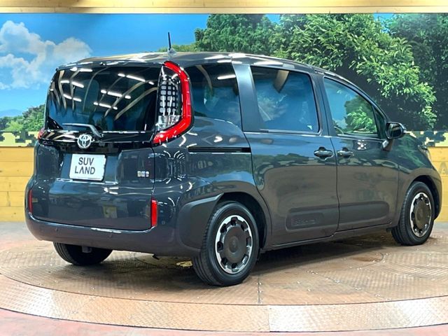 TOYOTA SIENTA HYBRID 2024