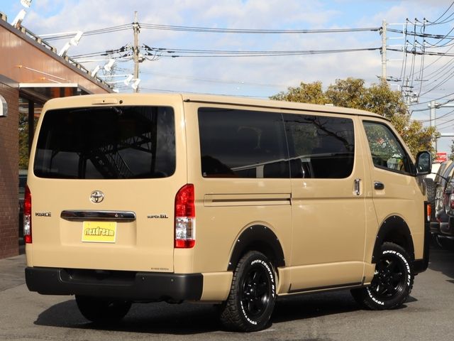 TOYOTA HIACE van 4WD 2025