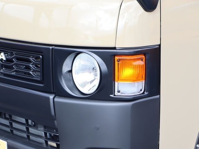 TOYOTA HIACE van 4WD 2025