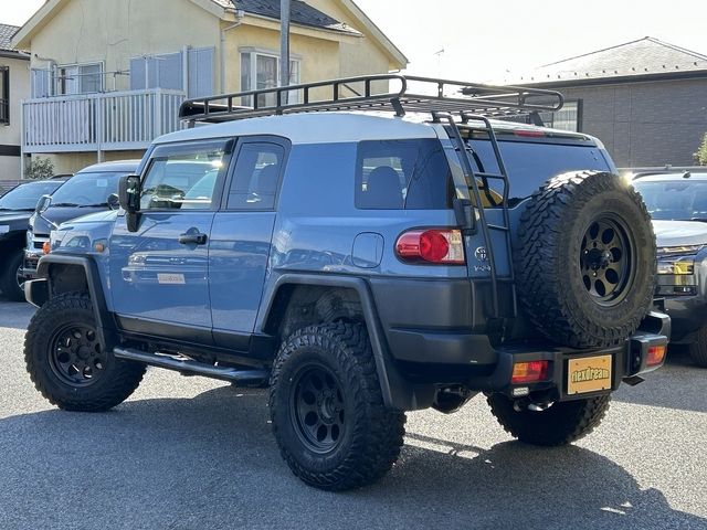 TOYOTA FJ CRUISER 4WD 2013