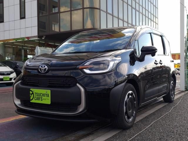 TOYOTA SIENTA HYBRID 2023