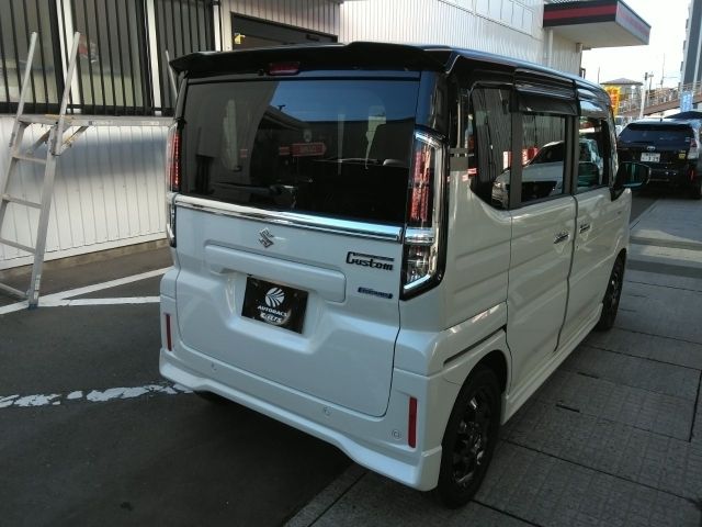 SUZUKI Spacia custom 4WD 2024