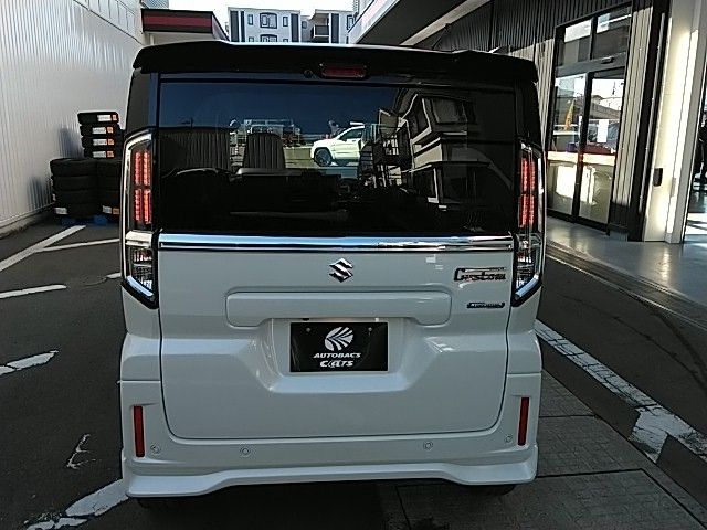 SUZUKI Spacia custom 4WD 2024