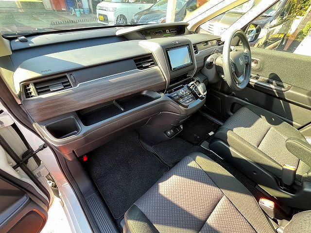 HONDA FREED HYBRID 2023