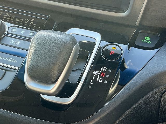 HONDA FREED HYBRID 2023