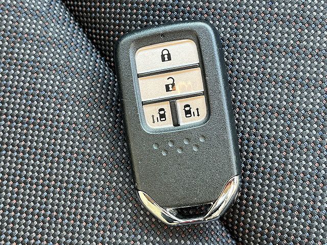 HONDA FREED HYBRID 2023