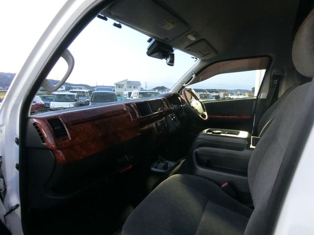 TOYOTA HIACE wagon 4WD 2020