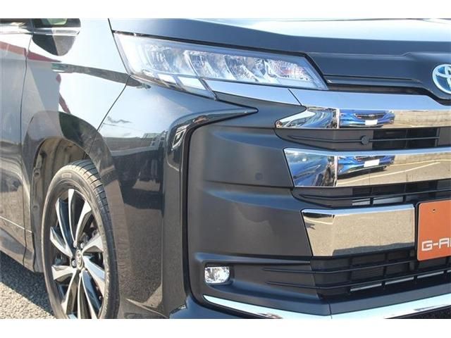 TOYOTA NOAH HYBRID 2023