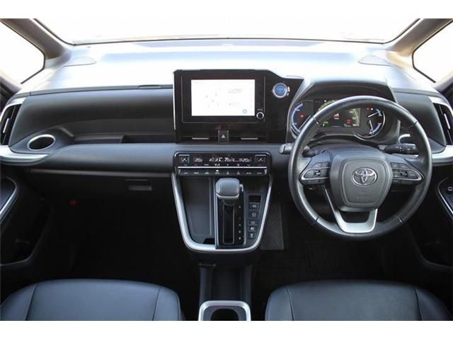 TOYOTA NOAH HYBRID 2023