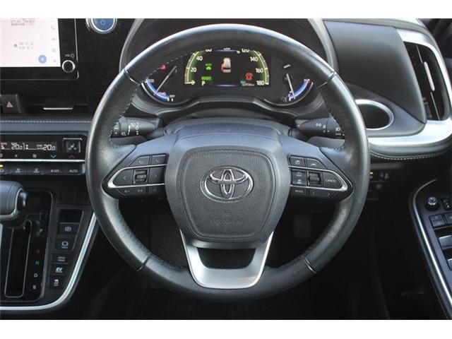 TOYOTA NOAH HYBRID 2023