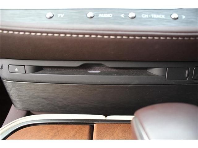 TOYOTA LEXUS LS500 4WD 2018