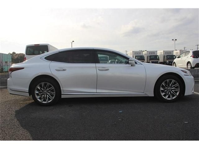 TOYOTA LEXUS LS500 4WD 2018