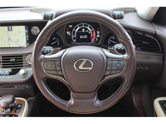 TOYOTA LEXUS LS500 4WD 2018