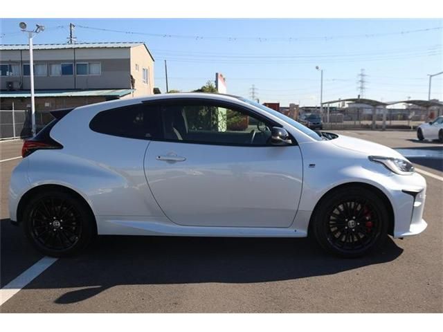 TOYOTA GR YARIS 2022