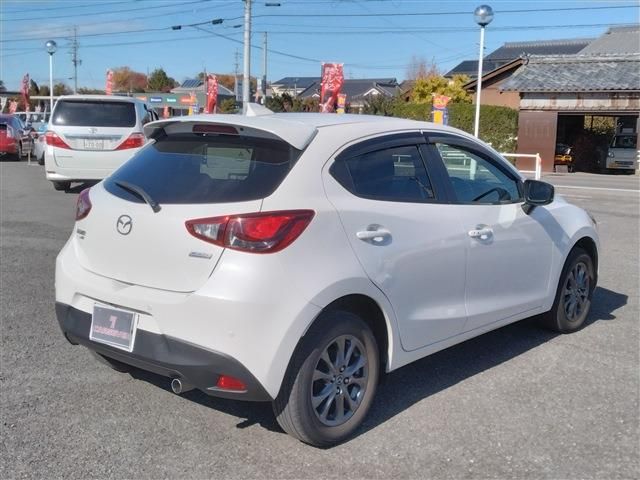 MAZDA DEMIO 4WD 2019