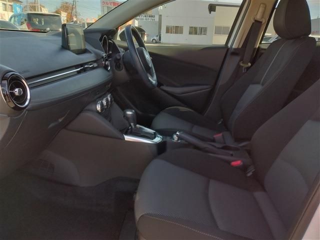 MAZDA DEMIO 4WD 2019