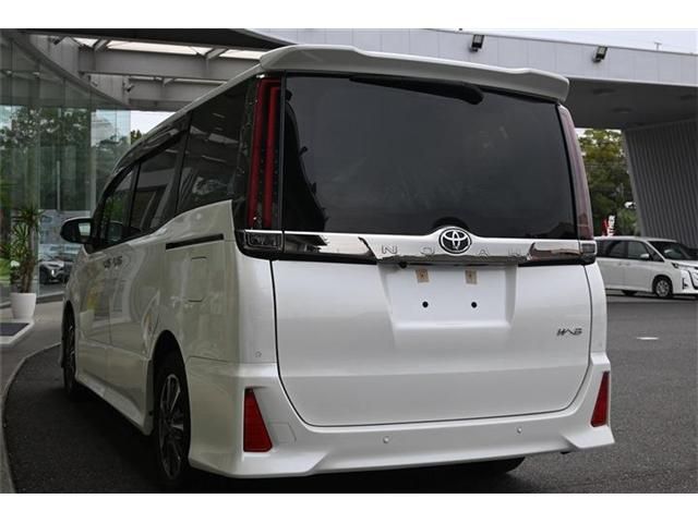 TOYOTA NOAH 2021