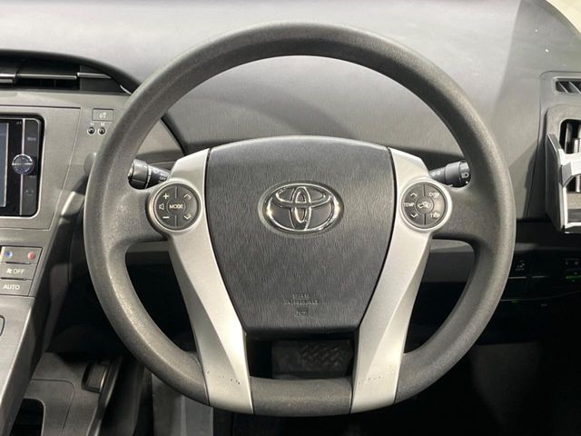 TOYOTA PRIUS 2014