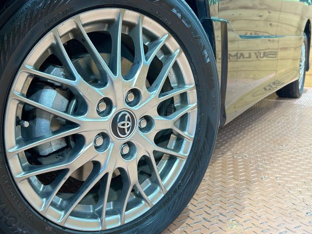 TOYOTA VOXY HYBRID 2016