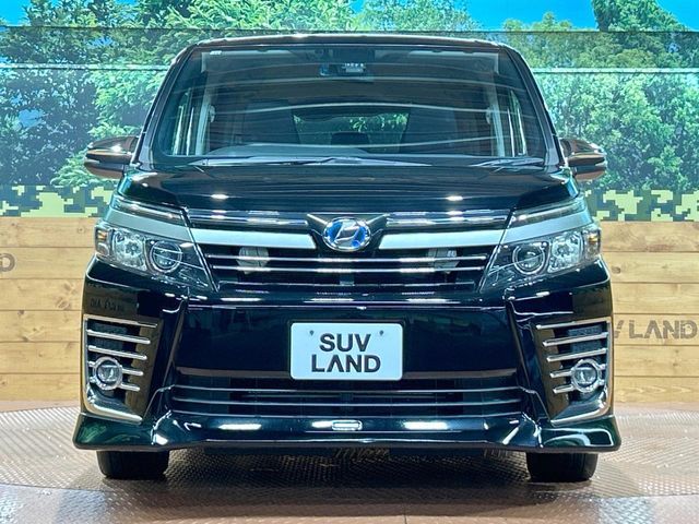 TOYOTA VOXY HYBRID 2016