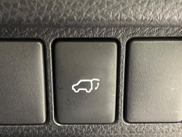 TOYOTA HARRIER 2WD 2016