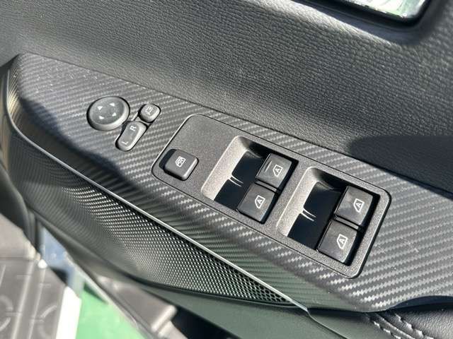 MITSUBISHI DELICA D:5 4WD 2024