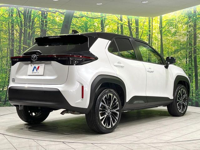 TOYOTA YARIS CROSS 2025