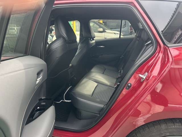 TOYOTA COROLLA TOURING HYBRID 2023