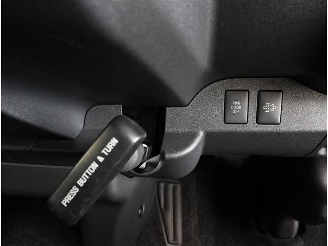 TOYOTA HIACE van 4WD 2025