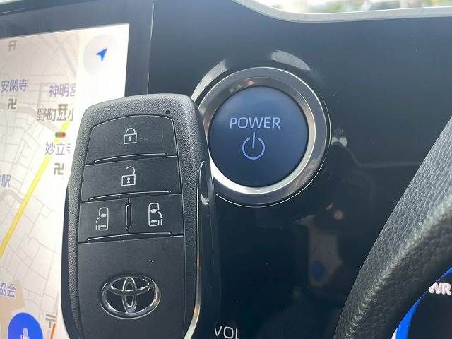 TOYOTA VOXY HYBRID 4WD 2022