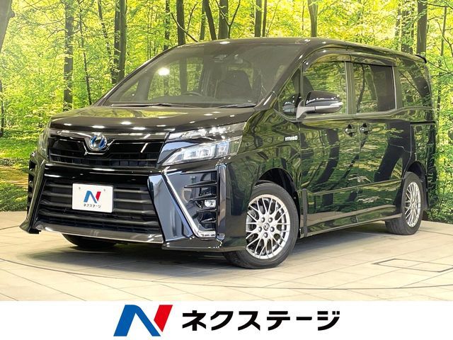 TOYOTA VOXY HYBRID 2017