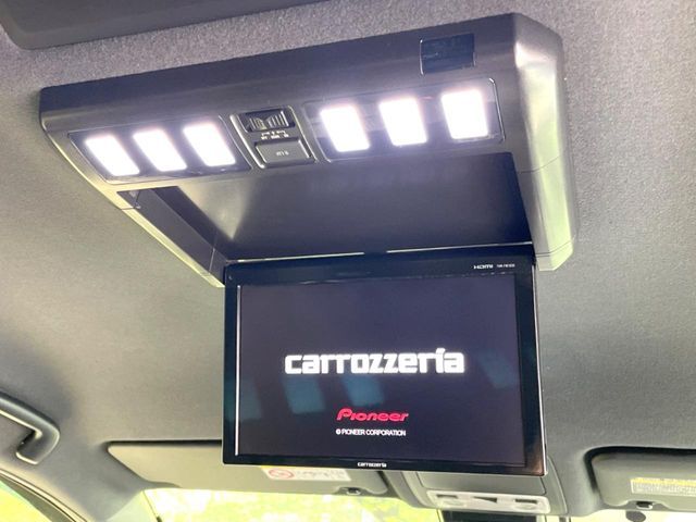 TOYOTA VOXY HYBRID 2017